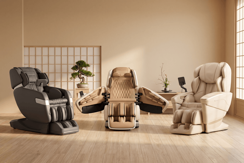 Japanische Massagesessel von Fujiiryoki, OHCO und KOYO in einem warmen Showroom